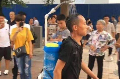 Чудаки на улицах города 