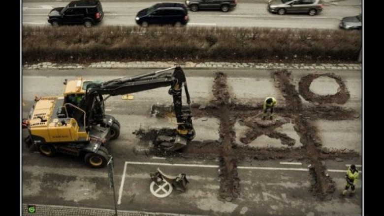 Игра крестики нолики во время обеденного перерыва 