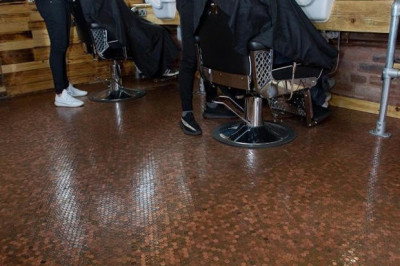 Необыкновенный пол из монет 