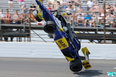 Когда задето колесо гоночного авто 