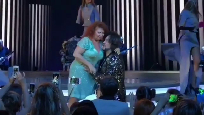 Стриптиз для Филиппа Киркорова 