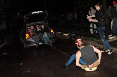 Ребята активно и весело проводят время 