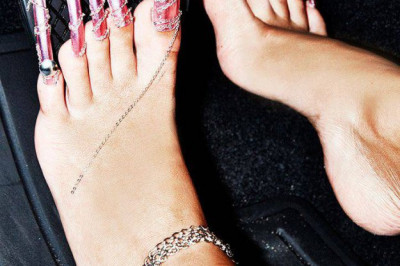 Бессмысленный маникюр на ногах