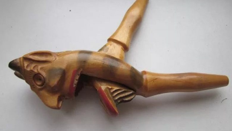 Прикольная орехоколка 