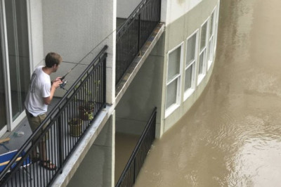 Во время сильного наводнения 