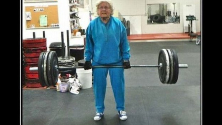 Бабульки спортсменки на занятиях