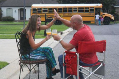 Дети идут в школу на радость родителям