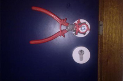 Мастера починили ручку