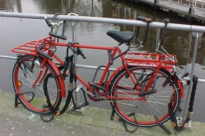 Велосипед под надежной защитой 