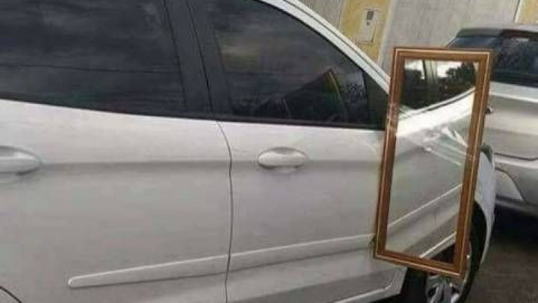 Бюджетное автомобильное боковое зеркало 