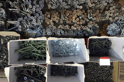 Необычная картина из обычных саморезов