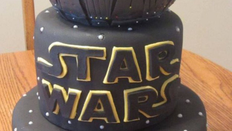 Необычно оформленный тортик 