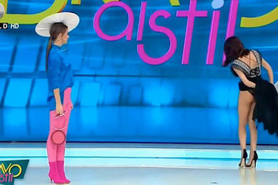 Испугавшись паука , телеведущая задрала юбку 