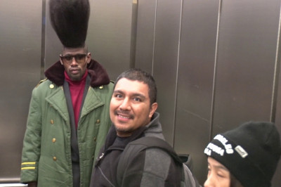 Пассажир с прикольной причёской 