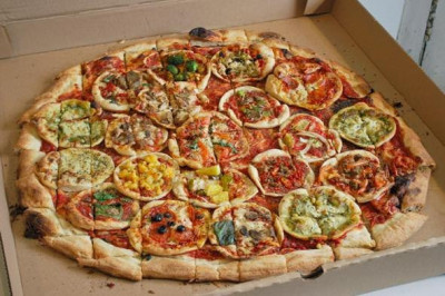 Голодный доставщик пиццы 