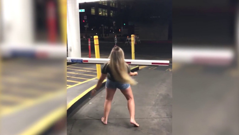 Неудачная попытка пройти под шлагбаумом 