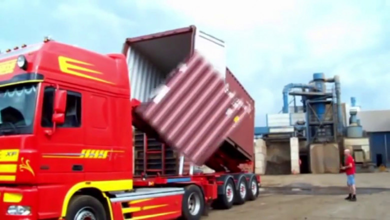 Суперсовременный прицеп грузовика "DAF"