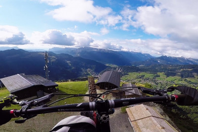 Полёт на велосипеде 