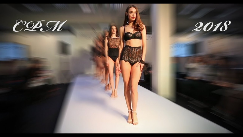 Демонстрация нижнего женского белья 