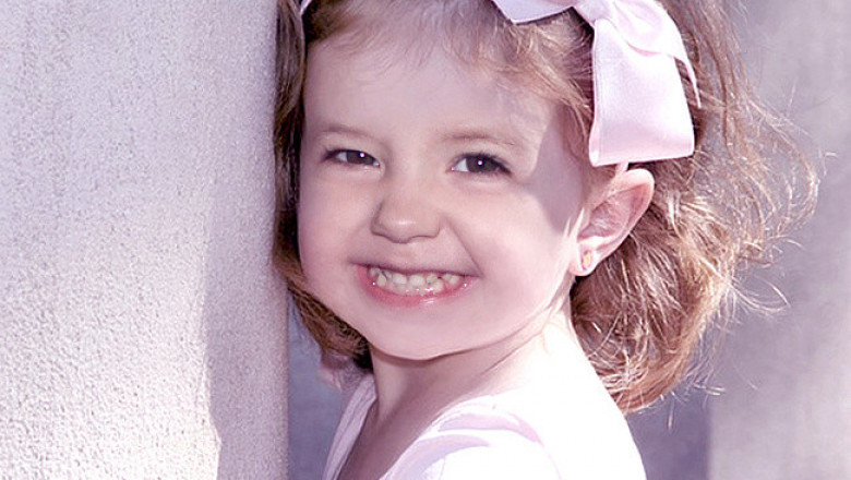 Малышка объясняет ,  каких девушек пускают на дискотеку 