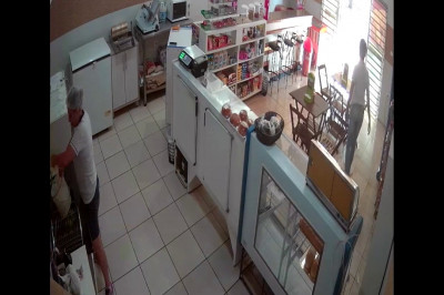 Грабитель быстро ретировался 