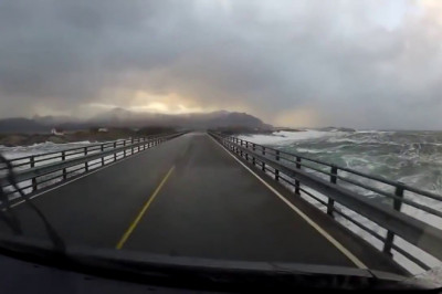 Впечатляющее  шоссе в Норвегии 