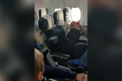 Очередной дебош на самолёте 