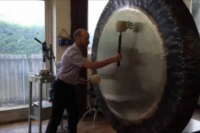 Звук гигантского гонга 