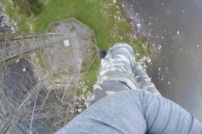 Спуск по тросу с 79 - метровой высоты 