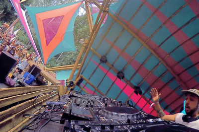 Падение диджейской стойки 