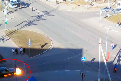 Тракторист помог потушить автомобиль 