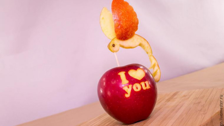 Как сделать колибри из яблока 