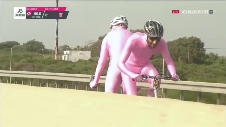 Странные двое в розовом 