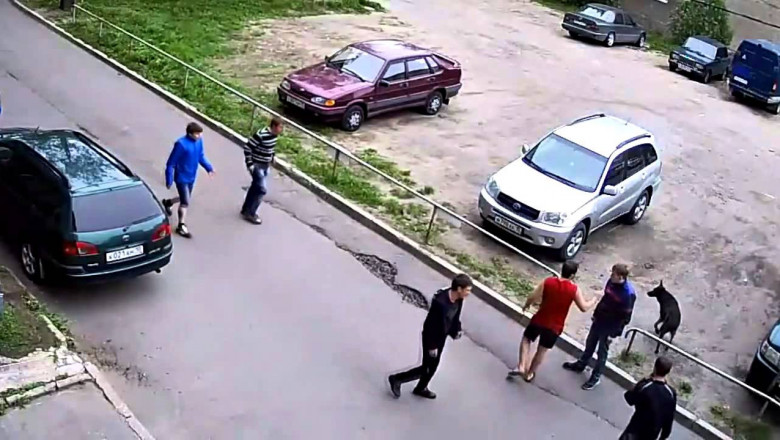 Ты чё здесь машину поставил ?