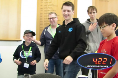 Установлен новый рекорд по сборке кубика Рубика 