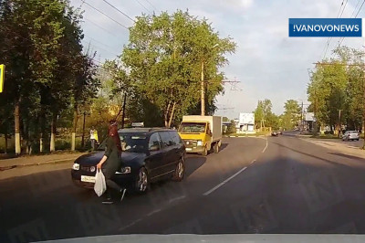 Мгновение и жизнь  наперекосяк ...