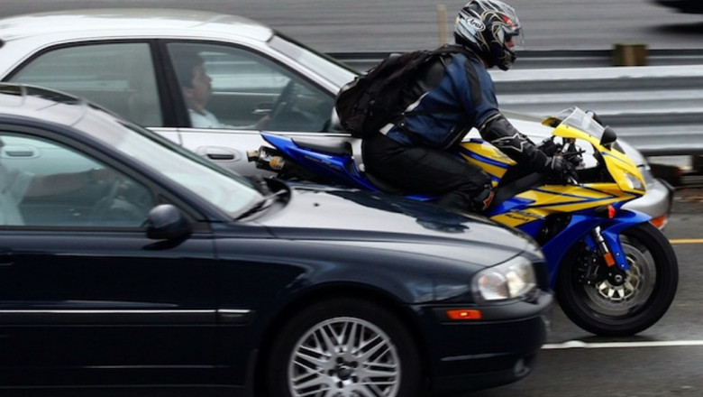 Рискованная езда на мотоцикле 