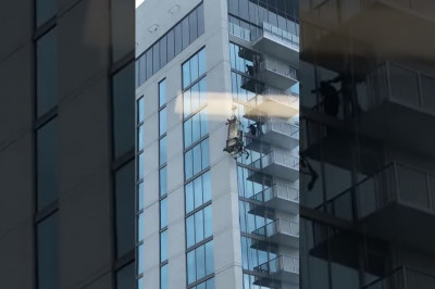 На высоте взорвался трос 