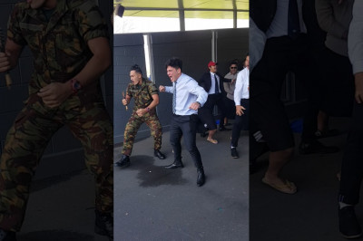 Боевой танец на похоронах друга 