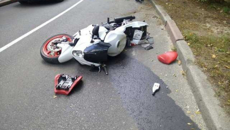 Столкновение мотоциклиста с автомобилем 