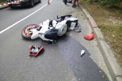 Столкновение мотоциклиста с автомобилем 