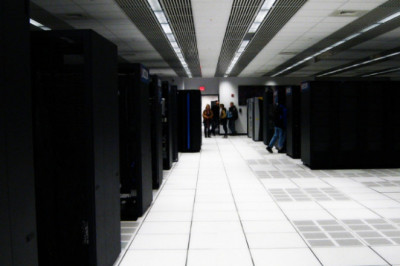 Суперкомпьютер размером в два теннисных корта 