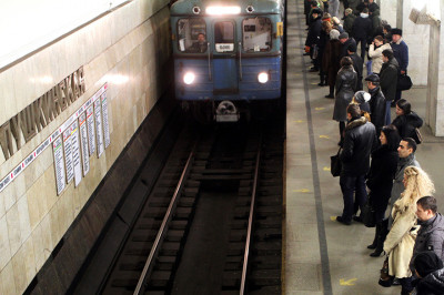 Легли под поезд 