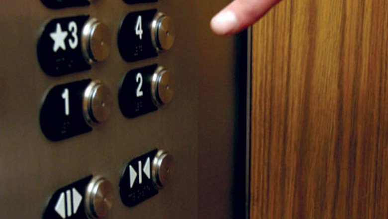 Поездка в лифте едва не закончилась трагедией 