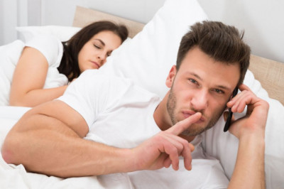 Выдавленный прыщ стал причиной развода 