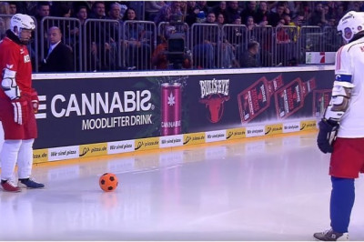 Футбол на льду 