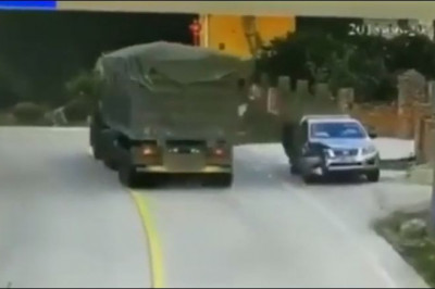 Грузовик на ходу потерял колёса 