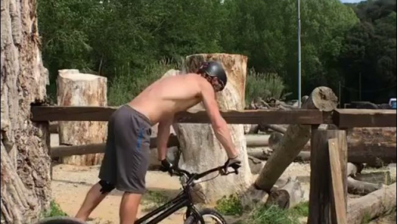 Прыжок на перекладину 