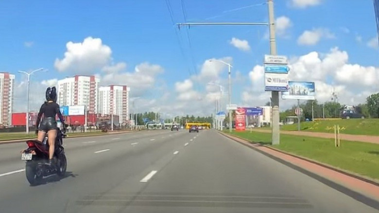 Шоу на мотоцикле 