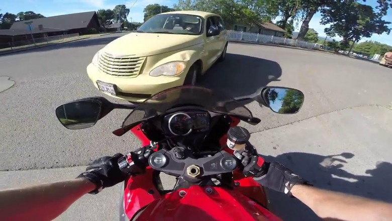 Мотоциклист и пенсионер 